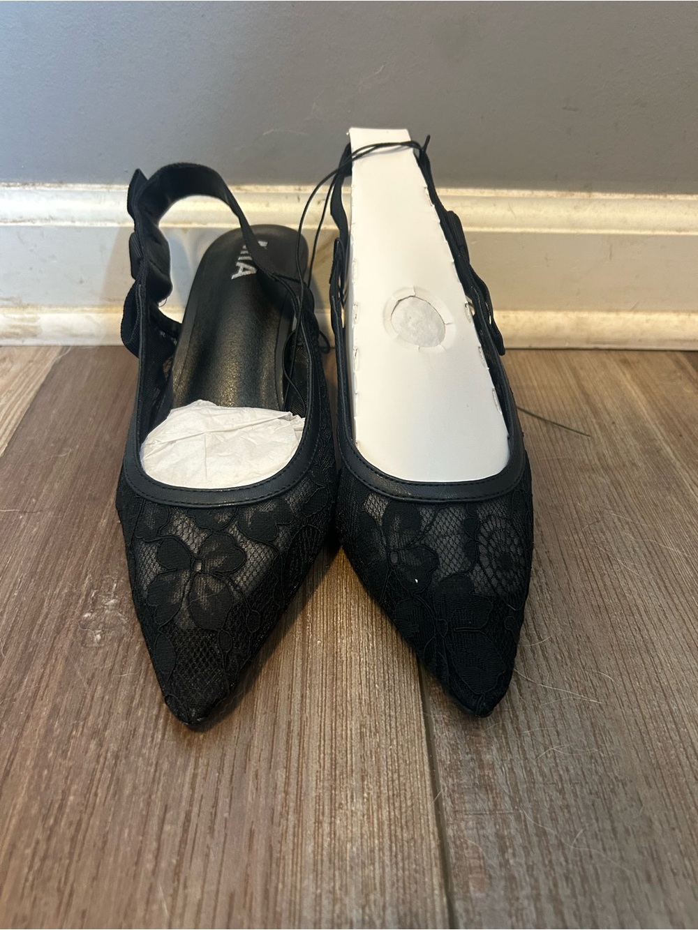 Never worn, MIA Black Floral Lace Pointed Toe Heel